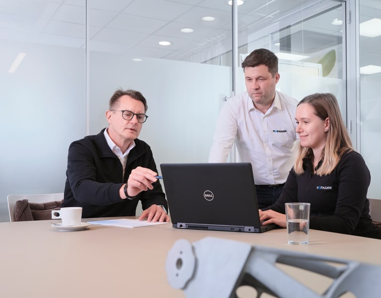 Produktionsverlagerung - Besprechung Planung